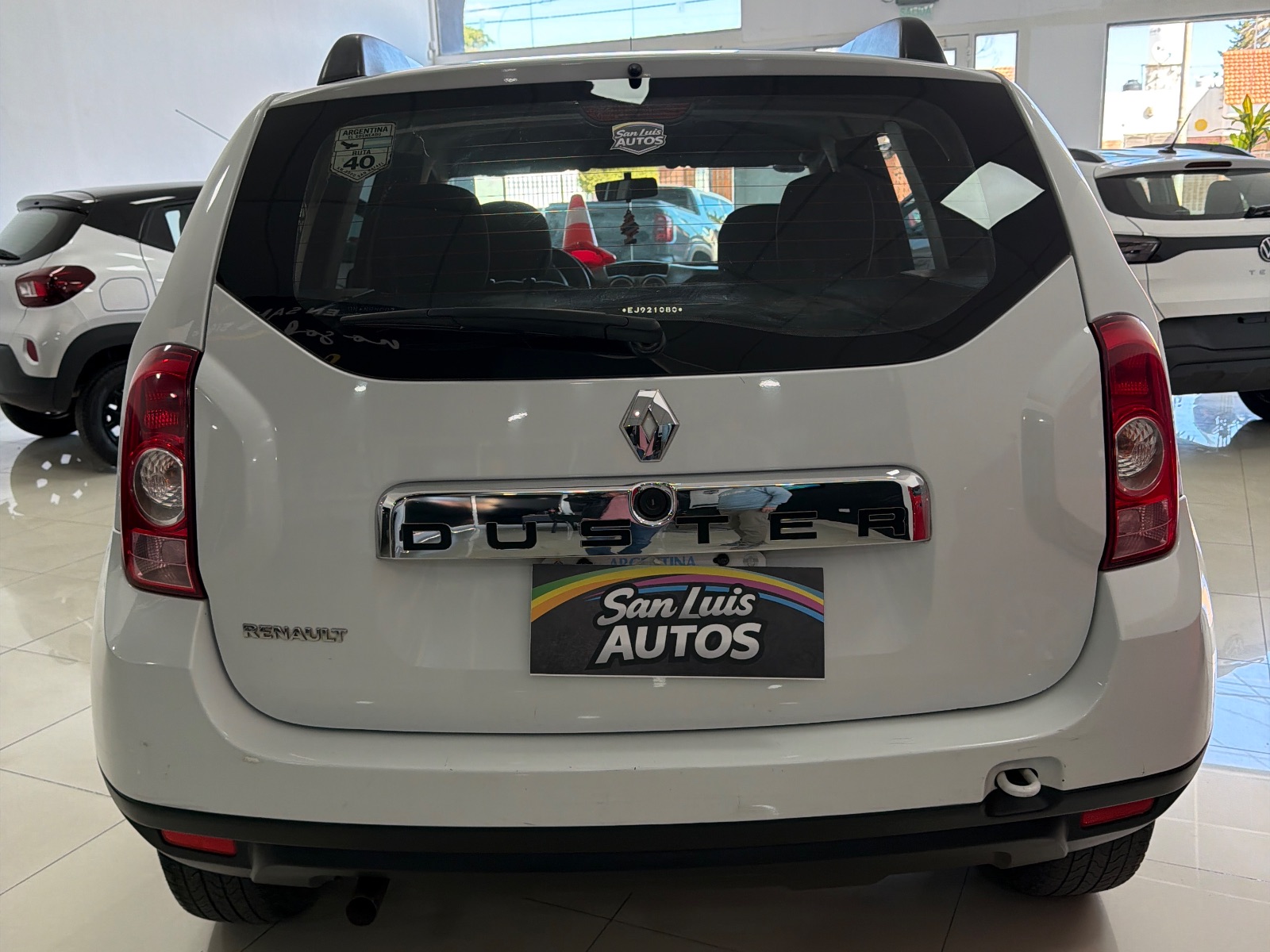 Renault Duster 1.6 confort plus 2014 — Atrás