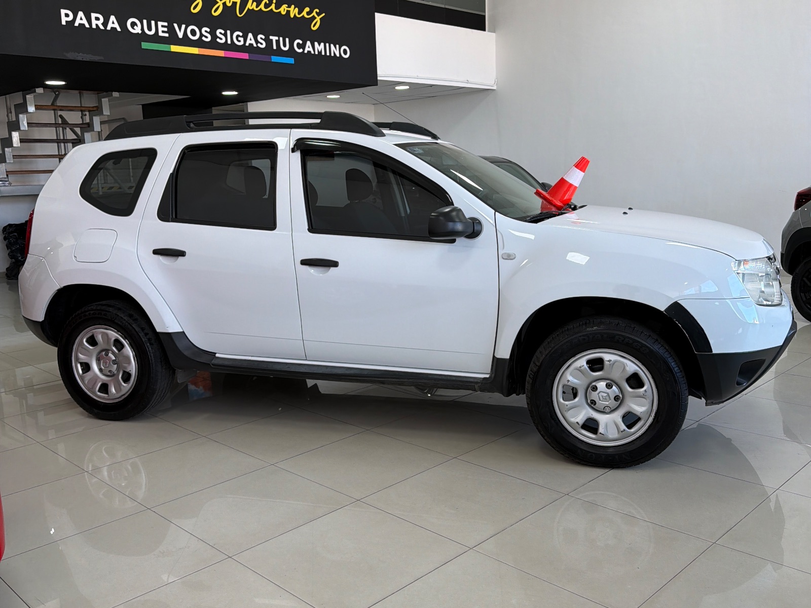 Renault Duster 1.6 confort plus 2014 — Costado derecho