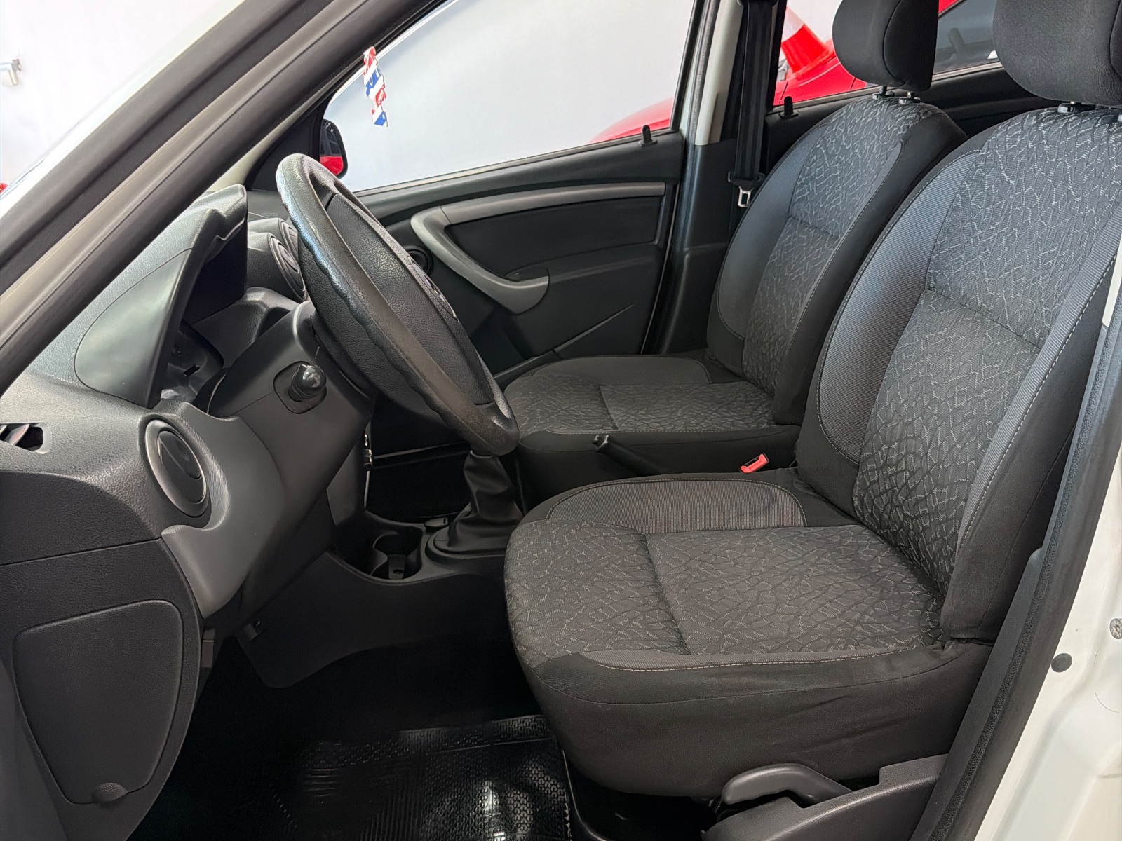 Renault Duster 1.6 confort plus 2014 — Interior delantero